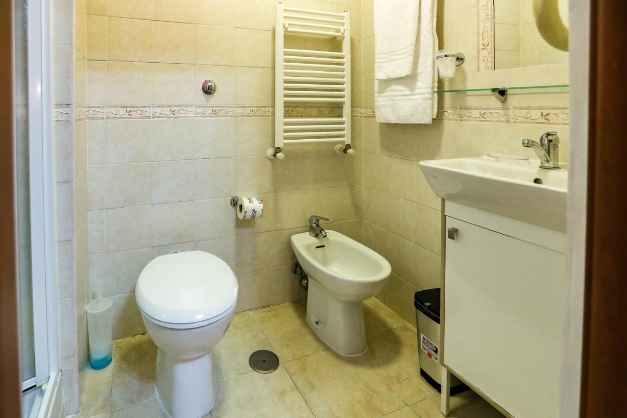 Lydka Domus Hotel Рим Екстериор снимка