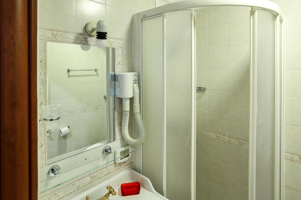 Lydka Domus Hotel Рим Екстериор снимка